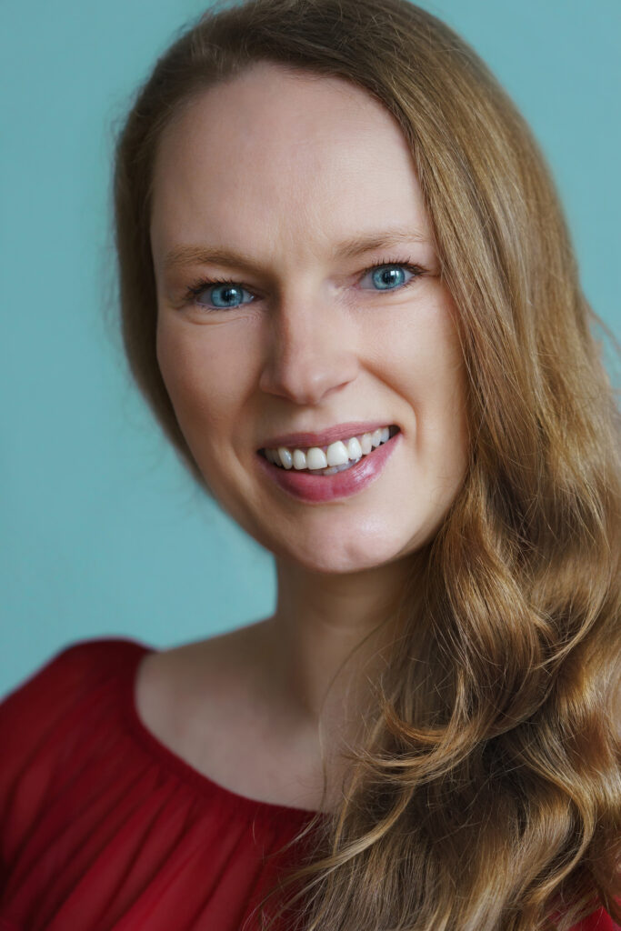 Portrait von Katzensitterin Sandra Obst - persönliche Ansprechpartnerin für Katzenbetreuung in Berlin